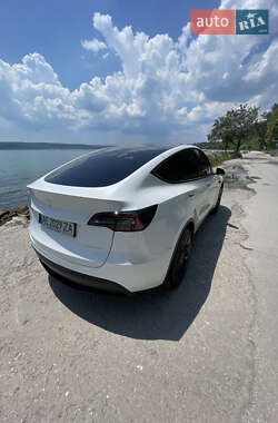 Внедорожник / Кроссовер Tesla Model Y 2023 в 