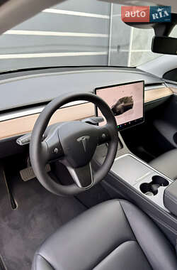Внедорожник / Кроссовер Tesla Model Y 2024 в 