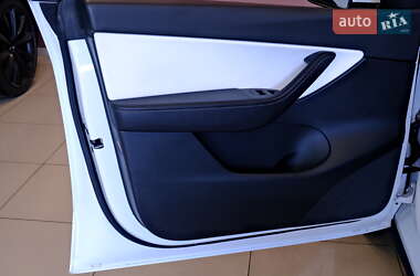 Внедорожник / Кроссовер Tesla Model Y 2022 в 