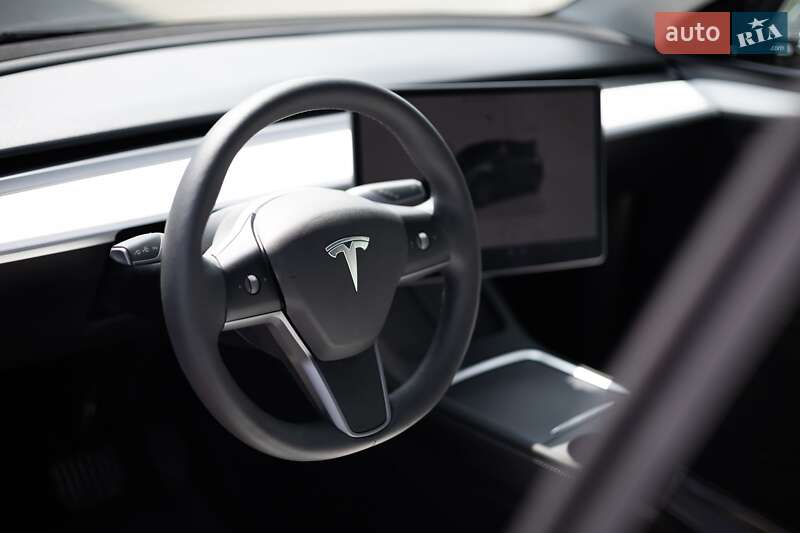 Внедорожник / Кроссовер Tesla Model Y 2024 в Львове