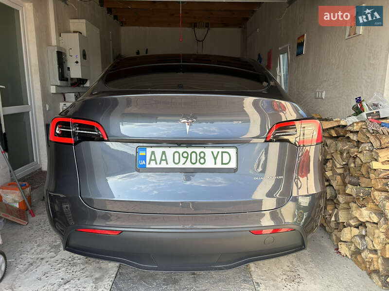 Внедорожник / Кроссовер Tesla Model Y 2023 в Киеве