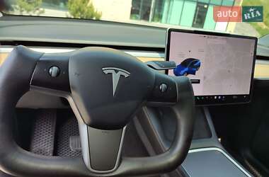 Позашляховик / Кросовер Tesla Model Y 2021 в 