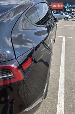 Внедорожник / Кроссовер Tesla Model Y 2024 в Киеве