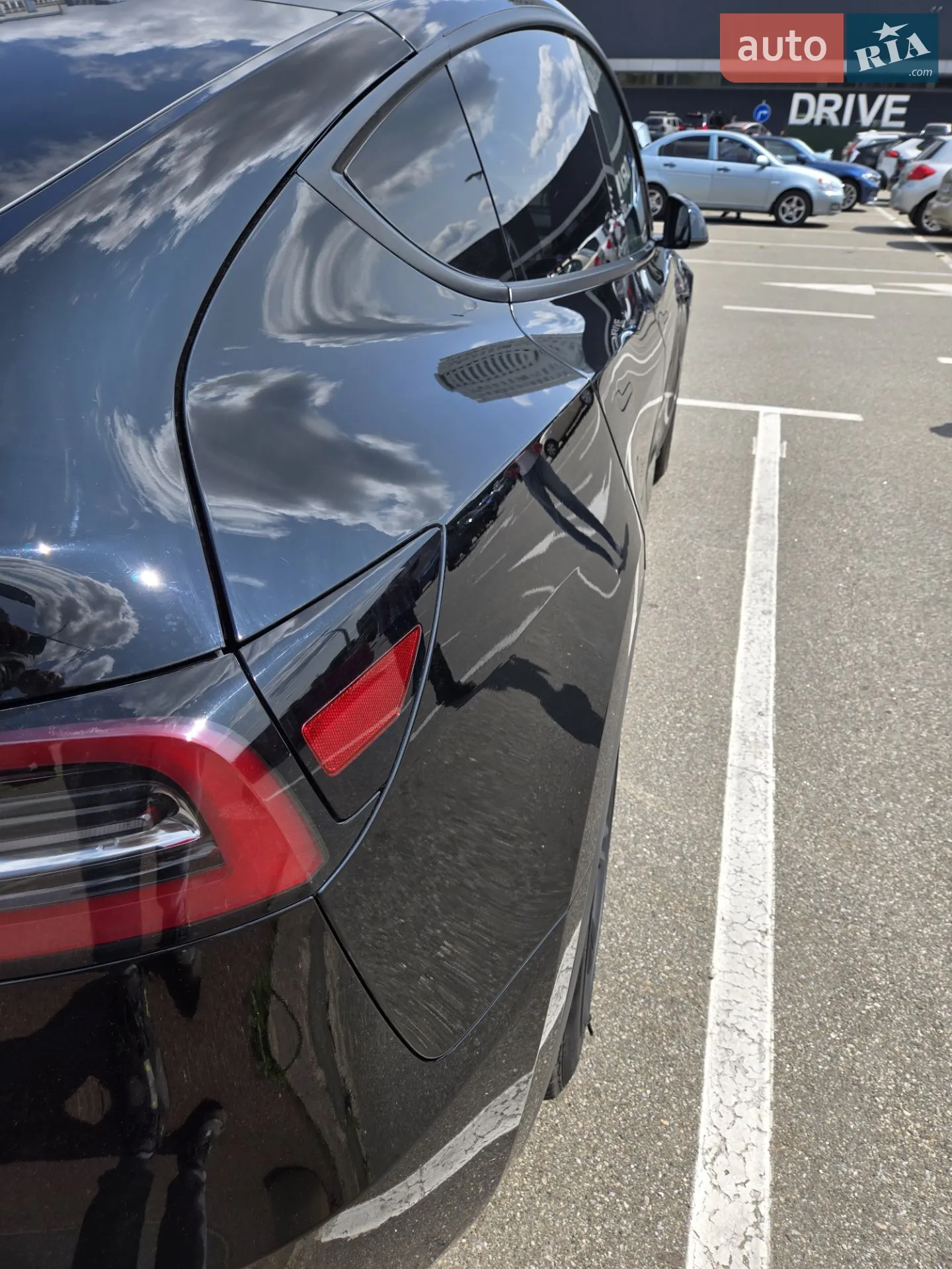 2024 Tesla Model Y - мініатюра 3