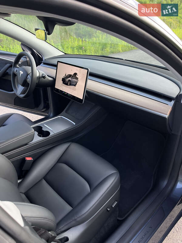 Внедорожник / Кроссовер Tesla Model Y 2023 в Дрогобыче