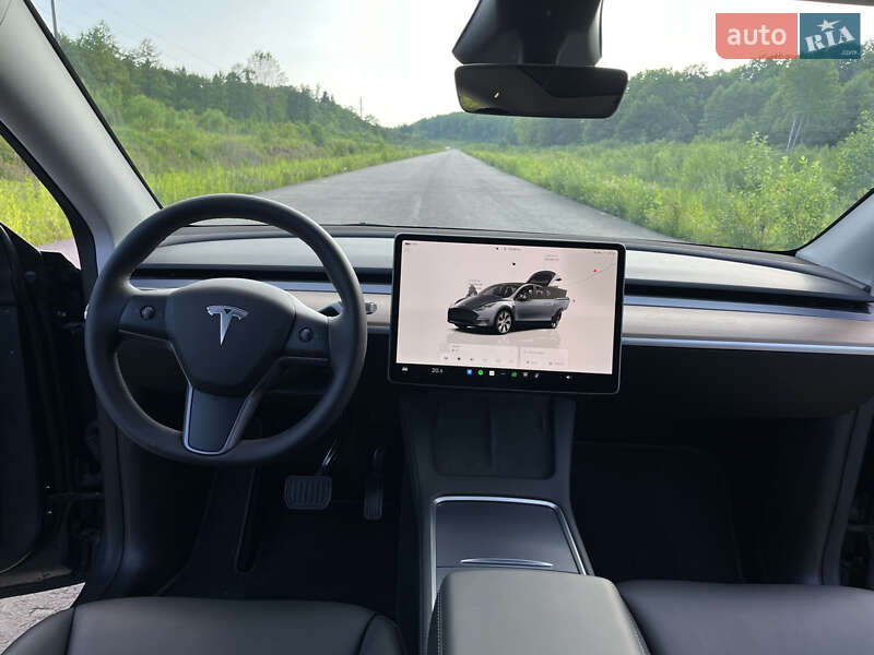 Внедорожник / Кроссовер Tesla Model Y 2023 в Дрогобыче