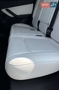 Внедорожник / Кроссовер Tesla Model Y 2021 в 