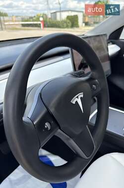 Внедорожник / Кроссовер Tesla Model Y 2021 в 
