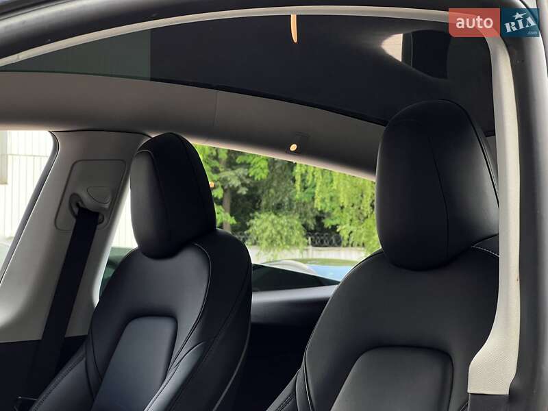 Позашляховик / Кросовер Tesla Model Y 2022 в Києві