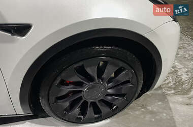 Позашляховик / Кросовер Tesla Model Y 2021 в 