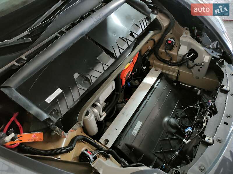 Внедорожник / Кроссовер Tesla Model Y 2023 в Киеве фото 66 Внедорожник / Кроссовер Tesla Model Y 2023 в Киеве