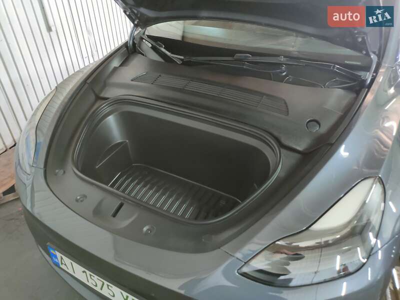 Внедорожник / Кроссовер Tesla Model Y 2023 в Киеве