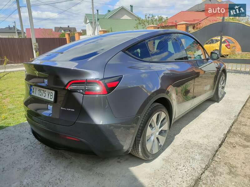 Внедорожник / Кроссовер Tesla Model Y 2023 в Киеве