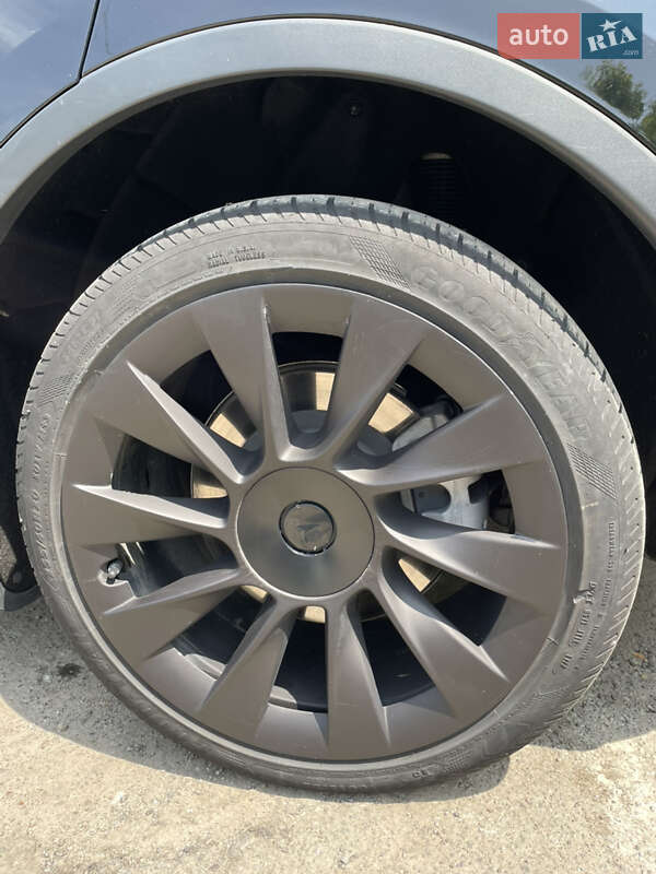 Внедорожник / Кроссовер Tesla Model Y 2022 в Хмельницком
