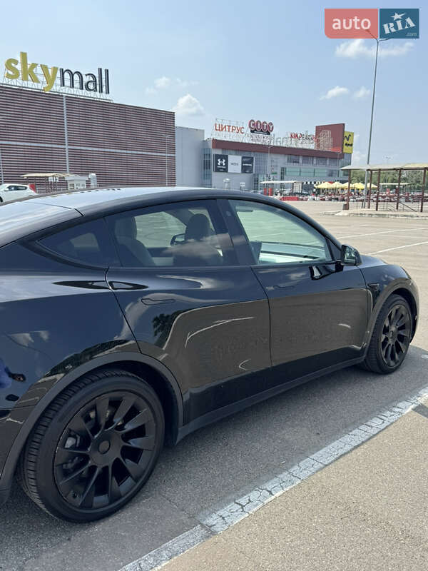 Внедорожник / Кроссовер Tesla Model Y 2021 в Киеве