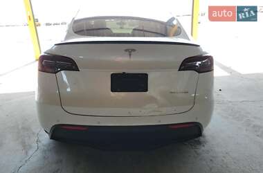 Внедорожник / Кроссовер Tesla Model Y 2021 в 