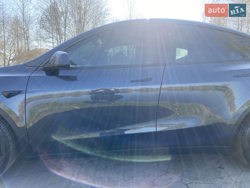 Внедорожник / Кроссовер Tesla Model Y 2024 в Ровно
