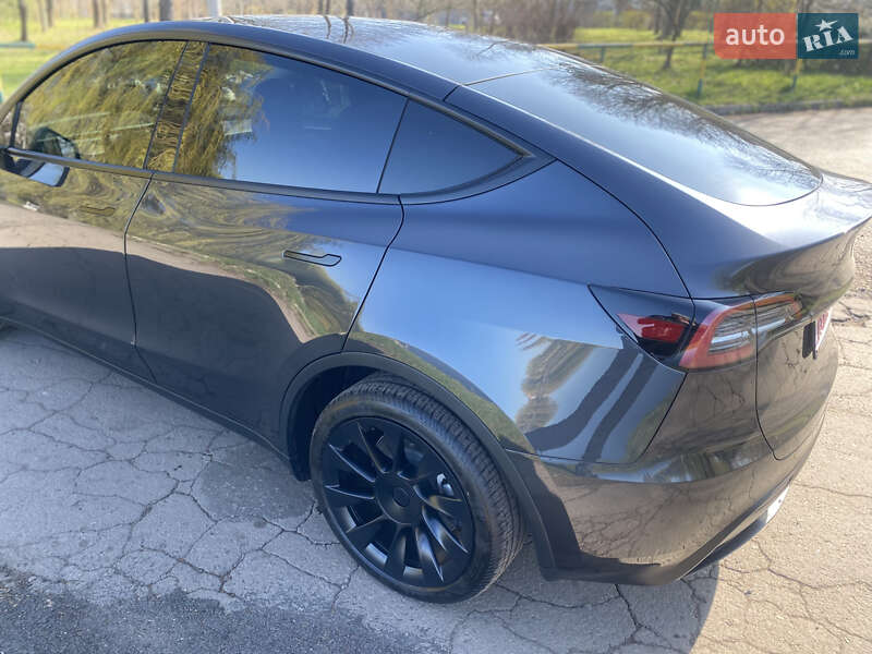 Внедорожник / Кроссовер Tesla Model Y 2024 в Ровно