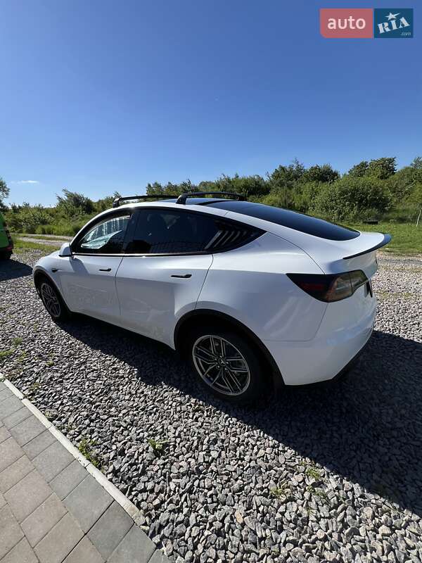Внедорожник / Кроссовер Tesla Model Y 2023 в Ивано-Франковске