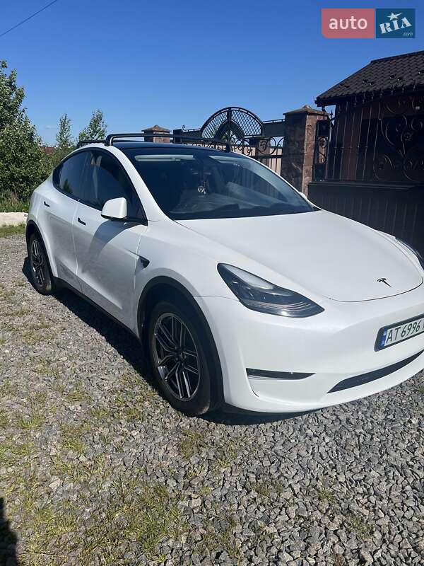 Внедорожник / Кроссовер Tesla Model Y 2023 в Ивано-Франковске