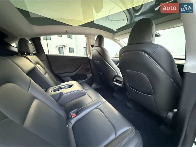 Внедорожник / Кроссовер Tesla Model Y 2023 в Луцке