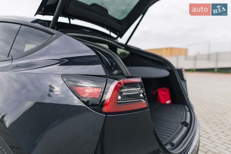 Внедорожник / Кроссовер Tesla Model Y 2024 в Львове