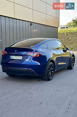 Внедорожник / Кроссовер Tesla Model Y 2023 в 