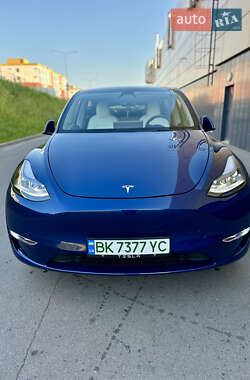 Внедорожник / Кроссовер Tesla Model Y 2023 в 