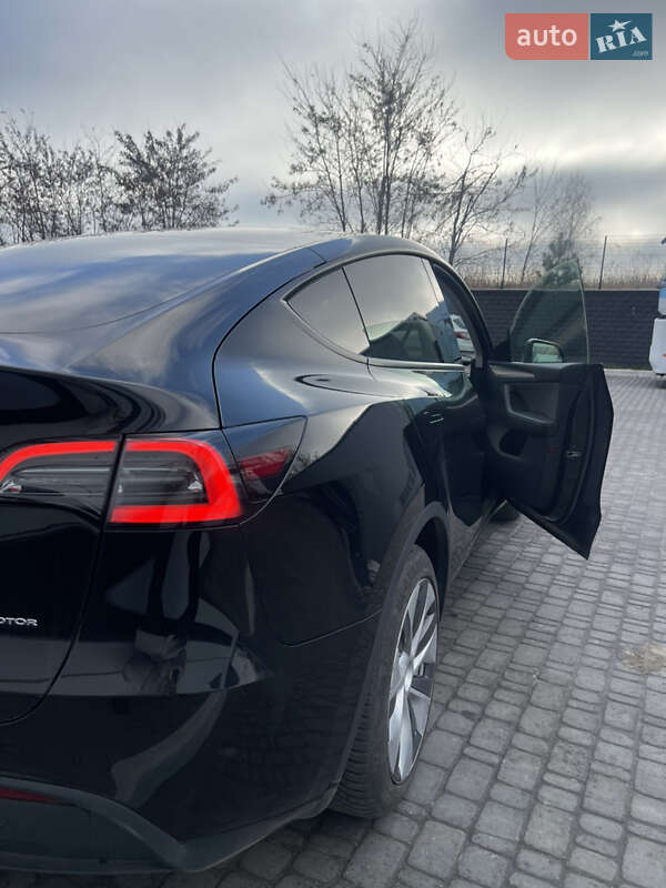 Позашляховик / Кросовер Tesla Model Y 2022 в Рівному фото 12 Позашляховик / Кросовер Tesla Model Y 2022 в Рівному