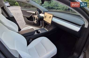 Внедорожник / Кроссовер Tesla Model Y 2024 в 