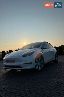 Внедорожник / Кроссовер Tesla Model Y 2021 в 