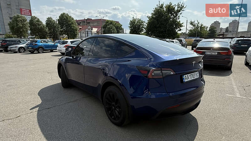 Внедорожник / Кроссовер Tesla Model Y 2023 в Киеве