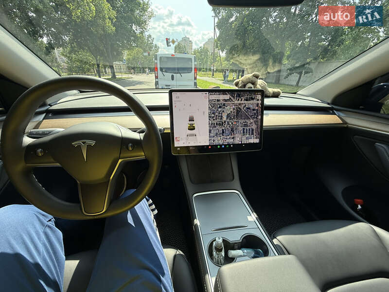 Внедорожник / Кроссовер Tesla Model Y 2023 в Киеве