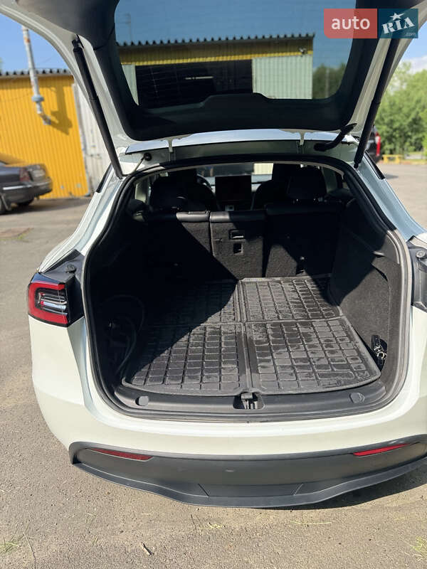 Позашляховик / Кросовер Tesla Model Y 2023 в Хмельницькому