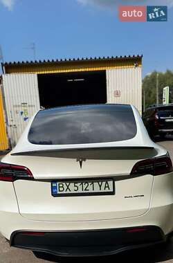 Позашляховик / Кросовер Tesla Model Y 2023 в 