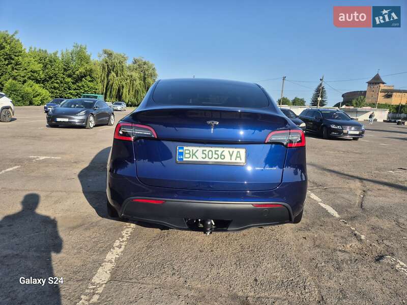 Внедорожник / Кроссовер Tesla Model Y 2021 в Луцке