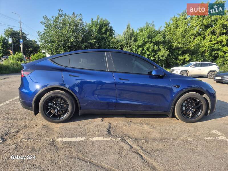 Внедорожник / Кроссовер Tesla Model Y 2021 в Луцке