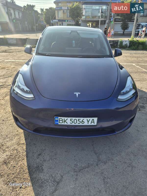 Внедорожник / Кроссовер Tesla Model Y 2021 в Луцке