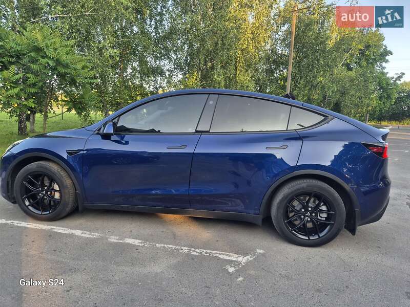 Внедорожник / Кроссовер Tesla Model Y 2021 в Луцке