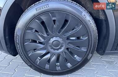 Внедорожник / Кроссовер Tesla Model Y 2024 в 