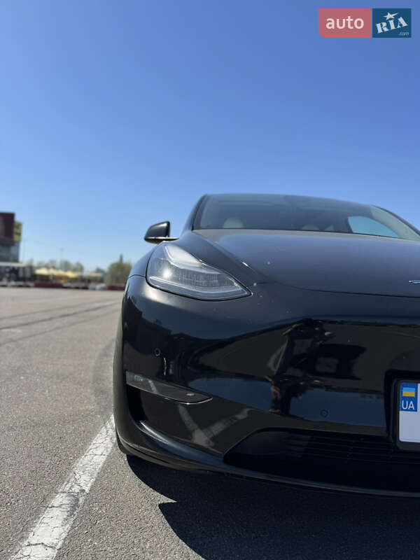 Внедорожник / Кроссовер Tesla Model Y 2021 в Киеве
