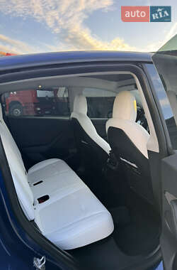 Внедорожник / Кроссовер Tesla Model Y 2022 в 