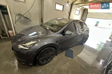 Внедорожник / Кроссовер Tesla Model Y 2021 в 