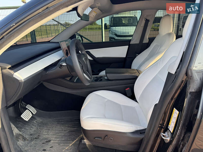 Внедорожник / Кроссовер Tesla Model Y 2021 в Ровно