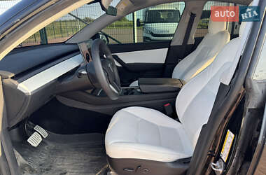 Внедорожник / Кроссовер Tesla Model Y 2021 в 
