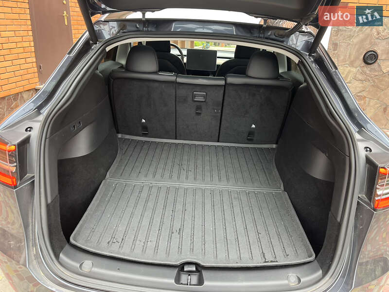 Внедорожник / Кроссовер Tesla Model Y 2020 в Киеве