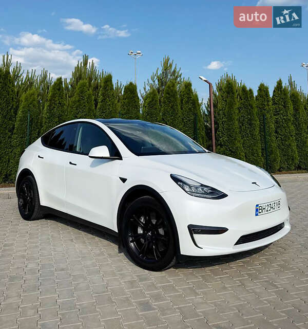 Внедорожник / Кроссовер Tesla Model Y 2023 в 