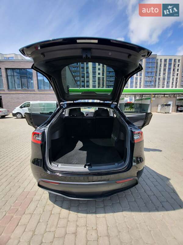 Позашляховик / Кросовер Tesla Model Y 2020 в Івано-Франківську