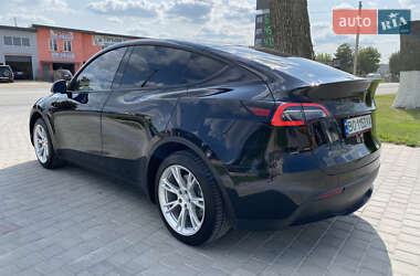 Внедорожник / Кроссовер Tesla Model Y 2021 в 