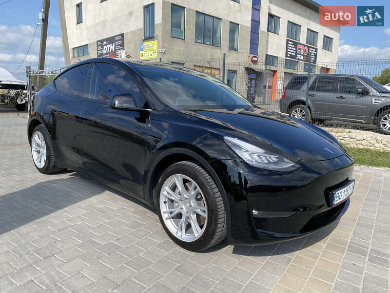 Внедорожник / Кроссовер Tesla Model Y 2021 в Тернополе